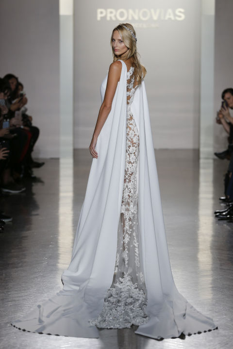 30 legelbűvölőbb menyasszonyi ruha a divathetekről - Esküvő -  - esküvő, esküvői ruha, menyasszonyi ruha, tavasz/nyár 2017, 