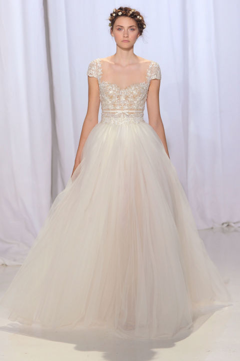 30 legelbűvölőbb menyasszonyi ruha a divathetekről - Esküvő -  - esküvő, esküvői ruha, menyasszonyi ruha, tavasz/nyár 2017, 