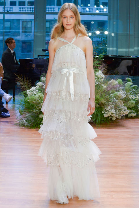 30 legelbűvölőbb menyasszonyi ruha a divathetekről - Esküvő -  - esküvő, esküvői ruha, menyasszonyi ruha, tavasz/nyár 2017, 