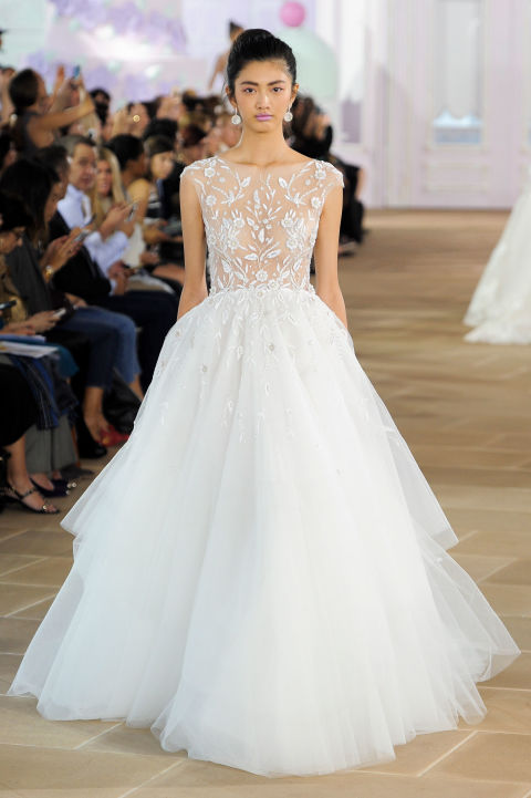 30 legelbűvölőbb menyasszonyi ruha a divathetekről - Esküvő -  - esküvő, esküvői ruha, menyasszonyi ruha, tavasz/nyár 2017, 