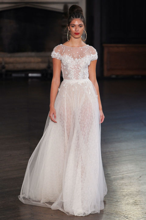 30 legelbűvölőbb menyasszonyi ruha a divathetekről - Esküvő -  - esküvő, esküvői ruha, menyasszonyi ruha, tavasz/nyár 2017, 