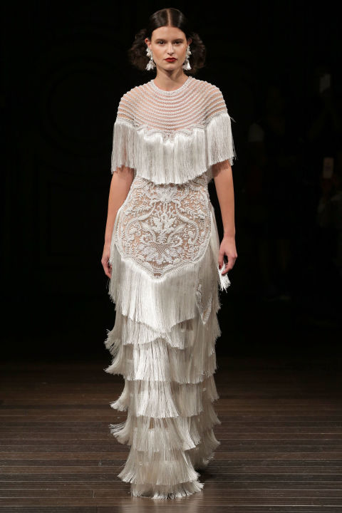 30 legelbűvölőbb menyasszonyi ruha a divathetekről - Esküvő -  - esküvő, esküvői ruha, menyasszonyi ruha, tavasz/nyár 2017, 