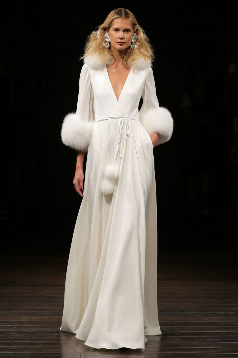 30 legelbűvölőbb menyasszonyi ruha a divathetekről - Esküvő -  - esküvő, esküvői ruha, menyasszonyi ruha, tavasz/nyár 2017, 