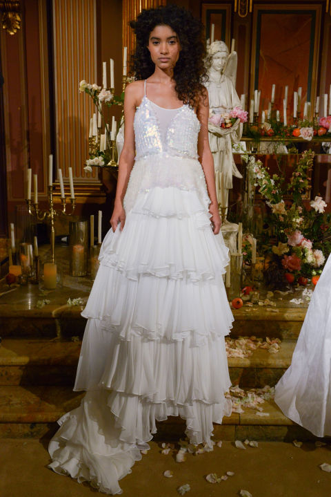 30 legelbűvölőbb menyasszonyi ruha a divathetekről - Esküvő -  - esküvő, esküvői ruha, menyasszonyi ruha, tavasz/nyár 2017, 