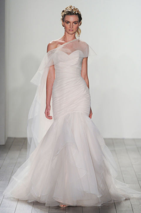 30 legelbűvölőbb menyasszonyi ruha a divathetekről - Esküvő -  - esküvő, esküvői ruha, menyasszonyi ruha, tavasz/nyár 2017, 