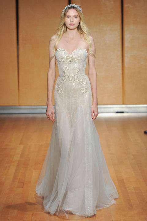 30 legelbűvölőbb menyasszonyi ruha a divathetekről - Esküvő -  - esküvő, esküvői ruha, menyasszonyi ruha, tavasz/nyár 2017, 