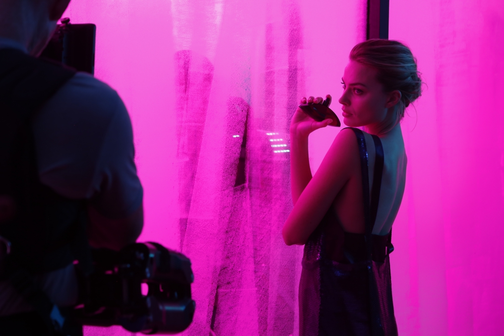 Calvin Klein már megint pontosan eltalálta: szabadelvű, erős és kihívó lett a Deep Euphoria! - SZÉPSÉG - Illatok - calvin klein, illat, margot robbie, parfum, szepseg, 