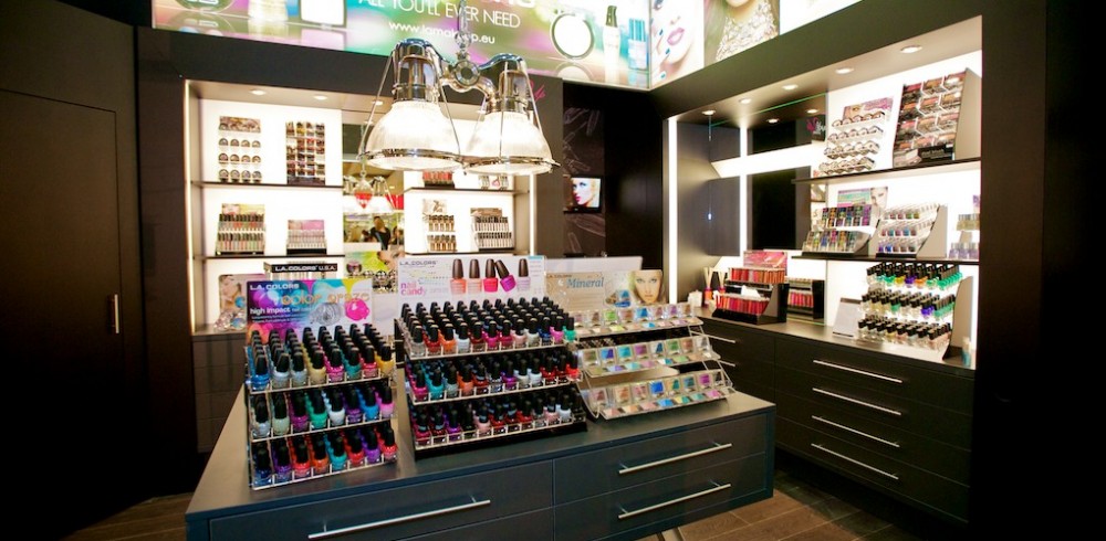 Los Angeles-i ragyogás mostantól egész Európában - Hírek  -  - LA Colors, LA Girls, La Makeup, 