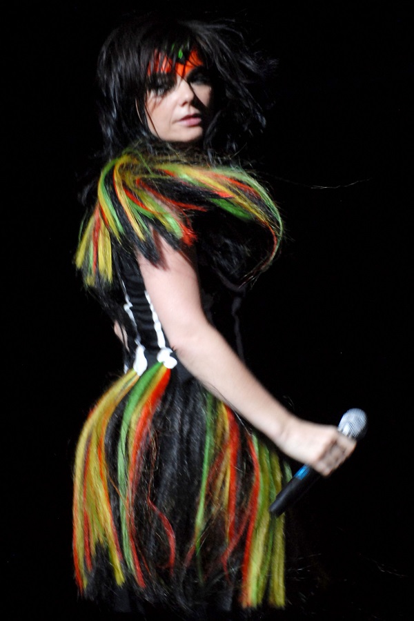 Méghogy Lady Gaga a legextravagánsabb előadóművész - 51 évvel ezelőtt született Björk - Celebrity -  - björk, celebrity, stílus, 