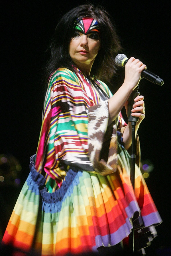 Méghogy Lady Gaga a legextravagánsabb előadóművész - 51 évvel ezelőtt született Björk - Celebrity -  - björk, celebrity, stílus, 