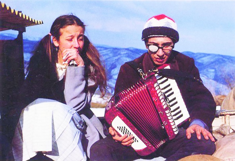 Van abban valami beteges, ha szerelmes vagy. Semmi sem érdekel, az élet sem. - Legendás szállóigék Emir Kusturica filmjeiből - Kultúr-kitérő -  - cigányok ideje, emir kusturica, film, kultúra, macska jaj, 