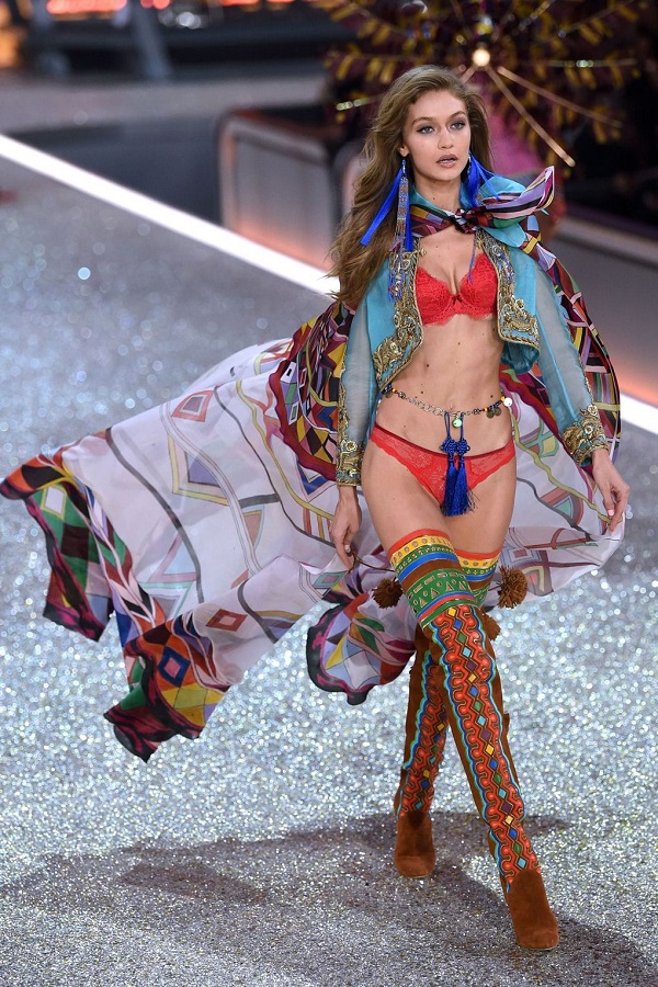 Angyalok Párizsban - Ilyen volt a 2016-os Victoria's Secret Show - Hírek  -  - angel army, lingerie, victoria%27s secret, victorias secret 2016, vs fashion, 