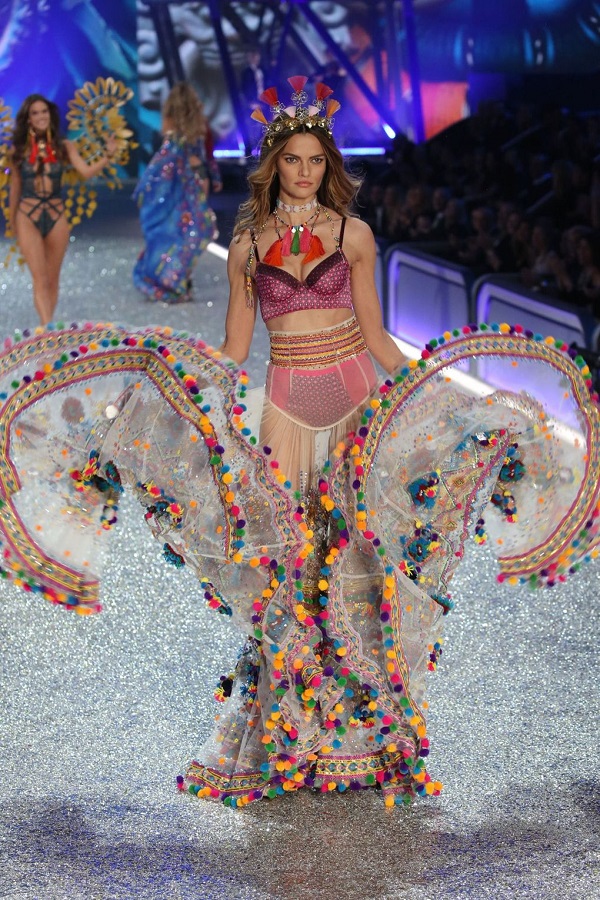 Angyalok Párizsban - Ilyen volt a 2016-os Victoria's Secret Show - Hírek  -  - angel army, lingerie, victoria%27s secret, victorias secret 2016, vs fashion, 