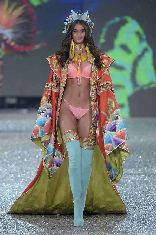 Angyalok Párizsban - Ilyen volt a 2016-os Victoria's Secret Show - Hírek  -  - angel army, lingerie, victoria%27s secret, victorias secret 2016, vs fashion, 