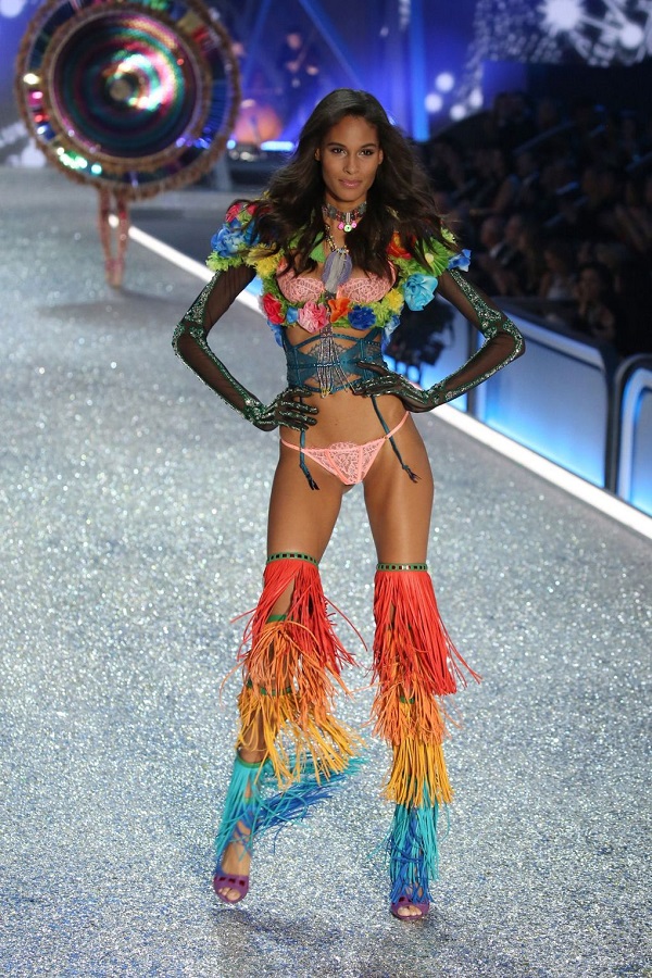 Angyalok Párizsban - Ilyen volt a 2016-os Victoria's Secret Show - Hírek  -  - angel army, lingerie, victoria%27s secret, victorias secret 2016, vs fashion, 
