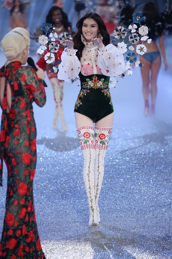 Angyalok Párizsban - Ilyen volt a 2016-os Victoria's Secret Show - Hírek  -  - angel army, lingerie, victoria%27s secret, victorias secret 2016, vs fashion, 