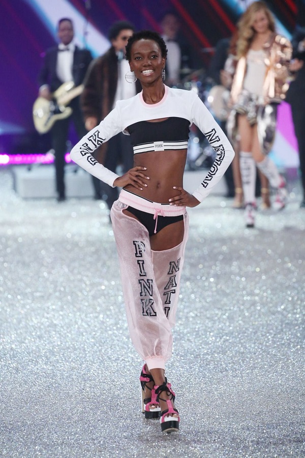 Angyalok Párizsban - Ilyen volt a 2016-os Victoria's Secret Show - Hírek  -  - 
