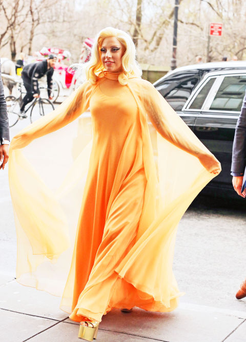 Soha ne hagyd, hogy bárki a világon azt mondja, hogy nem lehetsz az, aki lenni akarsz - Lady Gaga stílusalbum - Celebrity -  - Lady Gaga, stílus, 