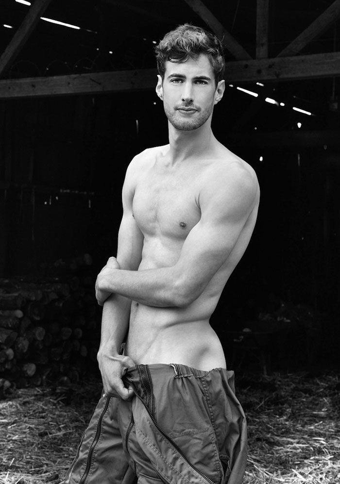 Francia földművelők felső nélkül, avagy íme, a 2017-es naptár, amire vágytál - STYLENEWS - Aktuális - 2017 naptár, férfiak, új év, 