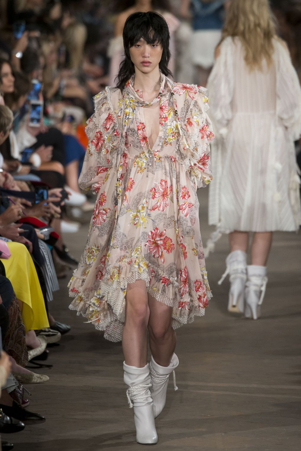 Jönnek a szirmok! - Nagy tavaszi virágos trend mutató a következő szezonra - Stílusiskola -  - stílus, tavasz/nyár2017, 