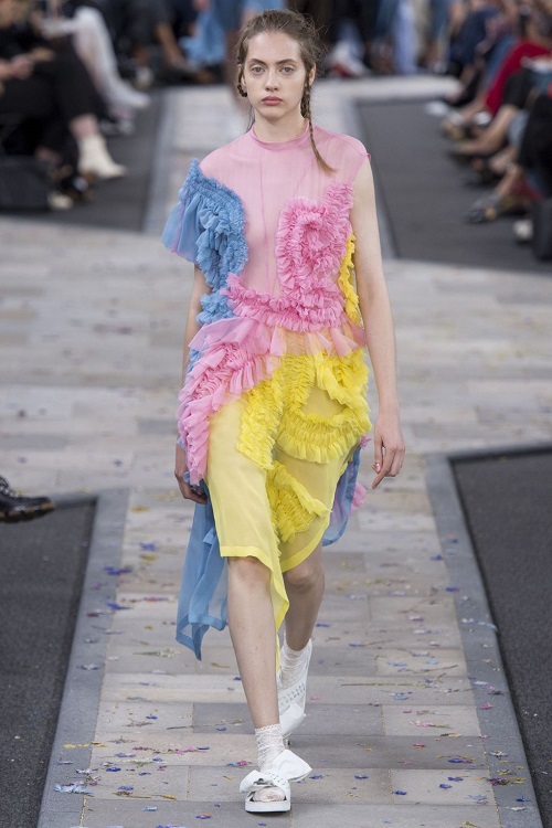 Ezek lesznek az idei tavasz trendszínei az öltözködésben - Stílusiskola -  - stílus, színek, tavasz/nyár, 