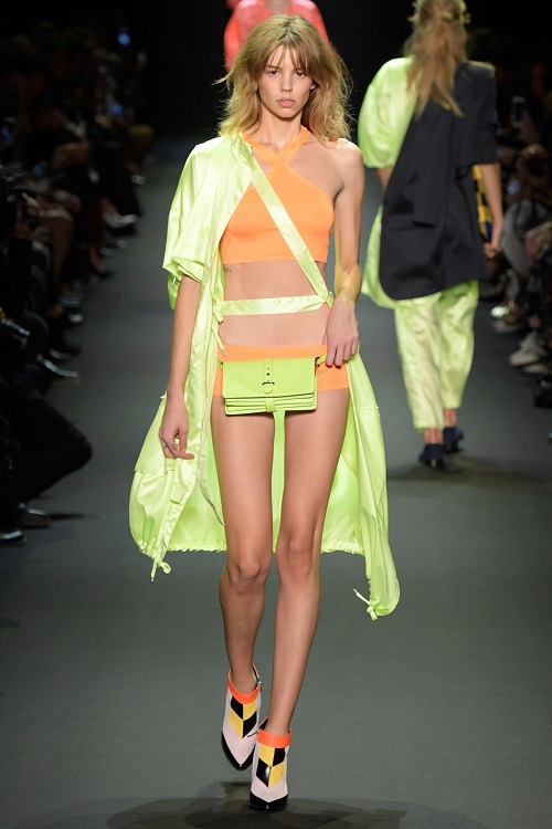 Ezek lesznek az idei tavasz trendszínei az öltözködésben - Stílusiskola -  - stílus, színek, tavasz/nyár, 