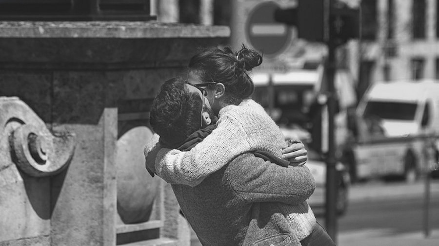 Aki nem hagyja magát szeretni - KERESD A NŐT  - Szívvonal - elköteleződés fóbia, intimitás, meghitt párkapcsolat, 