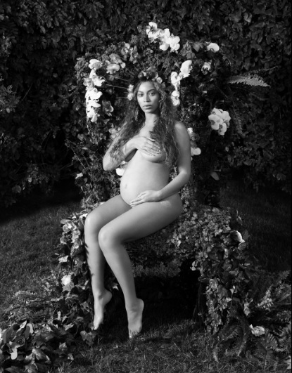 Beyoncé ikreket vár! - Íme, a kismama fotózás legjobb pillanatai, egyenesen a pop királynőjétől - DIVAT&STÍLUS - Hírek  - Beyoncé, Hollywood, kismama, 