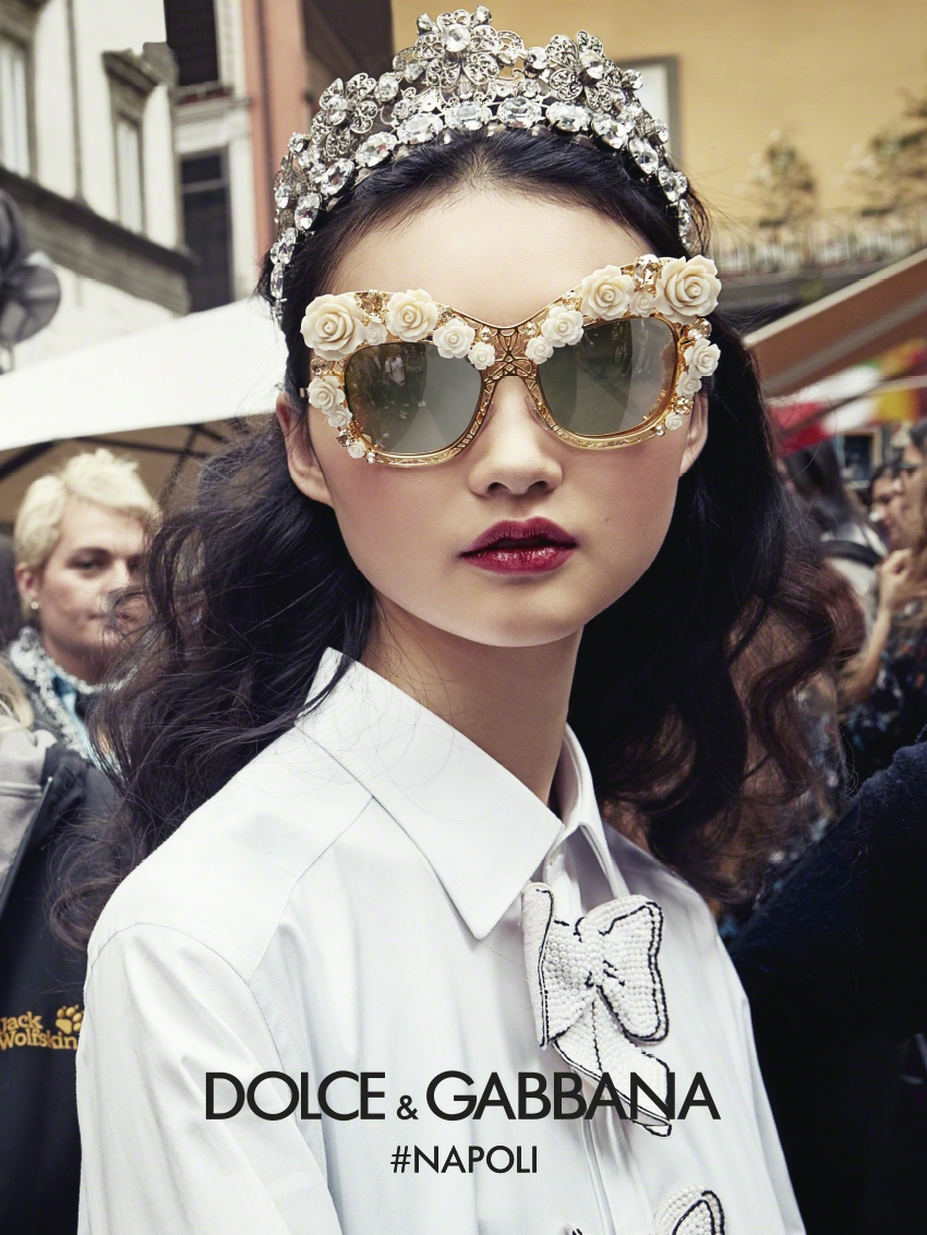 Csipke-rózsa a la Dolce&Gabbana - DIVAT&STÍLUS - Hírek  - D%26G, szemüvegek, trend optika, 