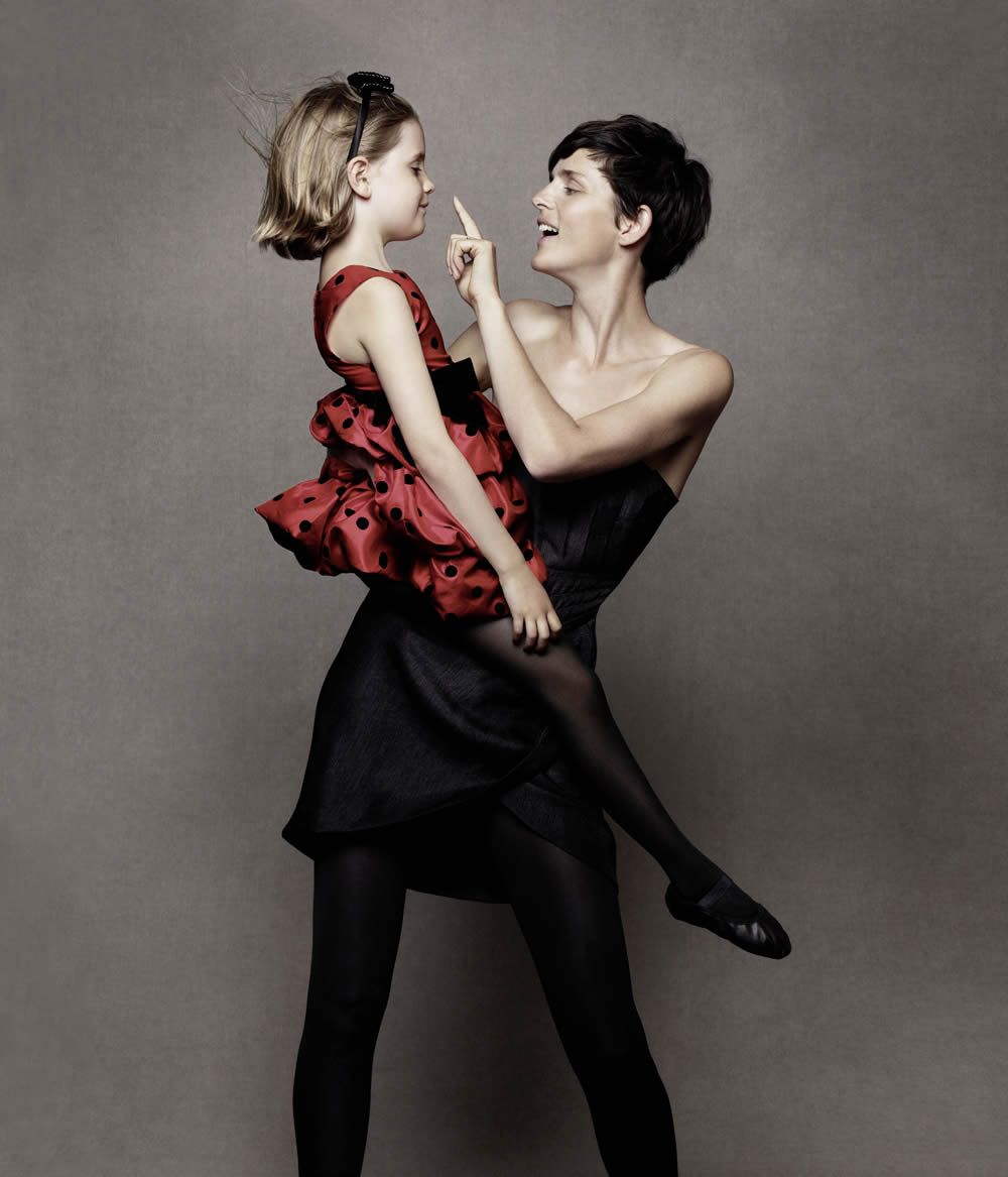 Hírességek adják arcukat az idei karácsony kampányához - Hírek  -  - H, 