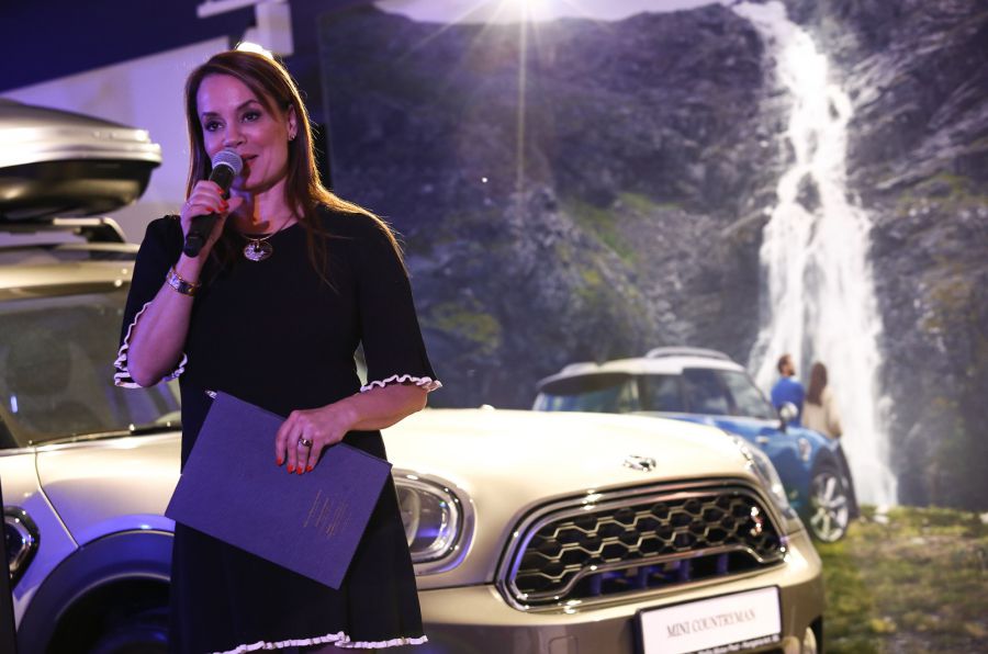 Autók és festmények találkozása: Elindult a Culture Cube kiállítássorozat - STYLENEWS - Aktuális - autó, culture cube, mini cube, wallis motor, 