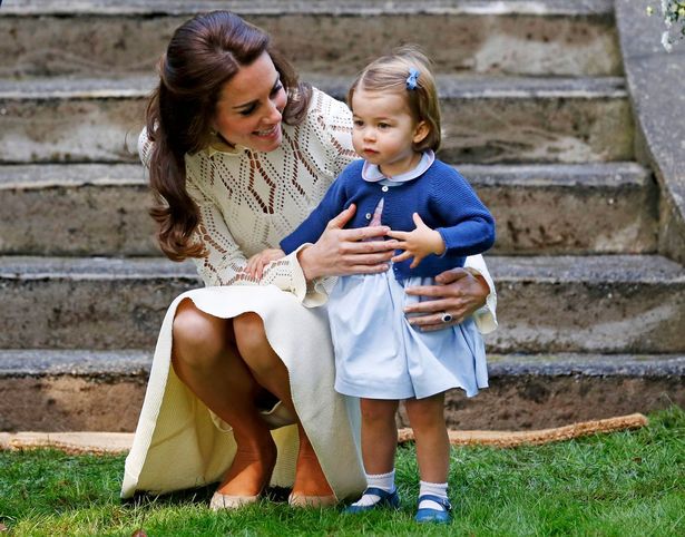 10 tündéri fotó a ma két éves Charlotte hercegnőről - STYLENEWS - Aktuális - Charlotte hercegnő, Nagy-Britannia, születésnap, William és Kate, 