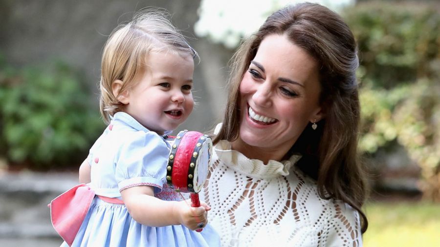 10 tündéri fotó a ma két éves Charlotte hercegnőről - STYLENEWS - Aktuális - 