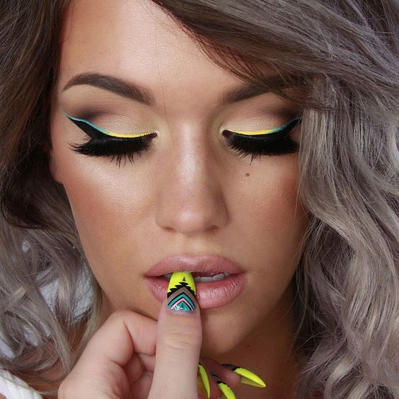 Top10 smink tipp: színes szemhéjtus minden mennyiségben - SZÉPSÉG - Smink  - smink, szemhéjtus, színek, színes, tus, 