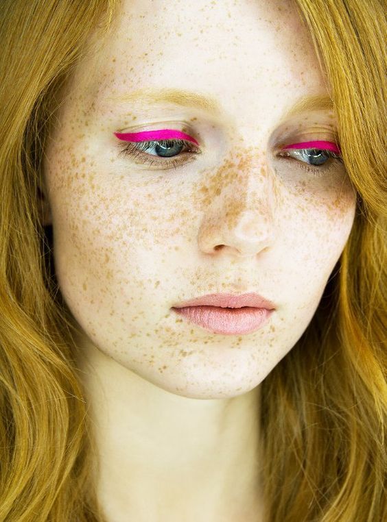 Top10 smink tipp: színes szemhéjtus minden mennyiségben - SZÉPSÉG - Smink  - 