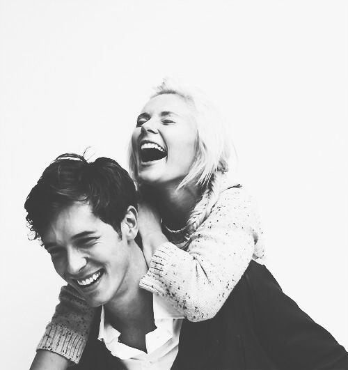 „Valami véget ér anélkül, hogy elkezdődött volna.”- Az online ismerkedésről - KERESD A NŐT  - Lélekhangok - érzések, internet, lélekhangok, online ismerkedés, tinder, 