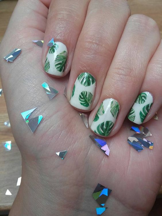 Top10: a legjobb trópusi köröm minta ötletek - SZÉPSÉG -  - köröm, körömlakk, levelek, pálmafa, trópusi minta, virágok, 