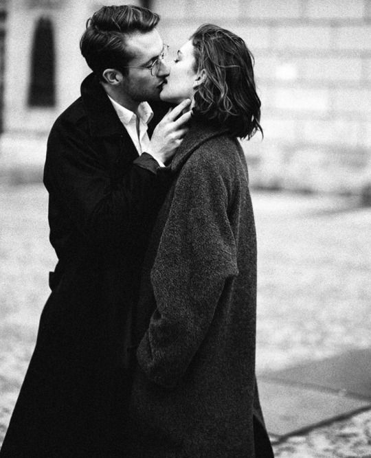 Függőségeink - KERESD A NŐT  - Lélekhangok - érzelmek, függőségek, szerelem, 