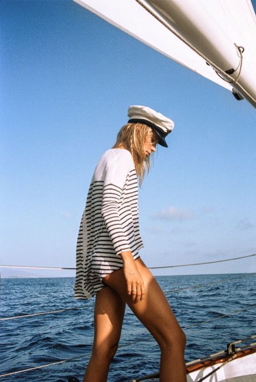 Stílusiskola: Így viseld a matróz ruhát - DIVAT&STÍLUS - Stílusiskola - divat, matróz ruha, tengerész csíkos, 