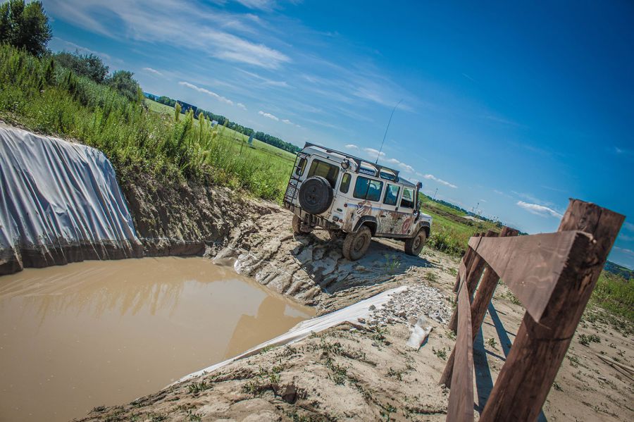 Tesztelhetik magukat az amatőr és profi sofőrök a drivingcamp legújabb off-road pályáján - STYLENEWS - Aktuális - drivingcamp, off-road, 