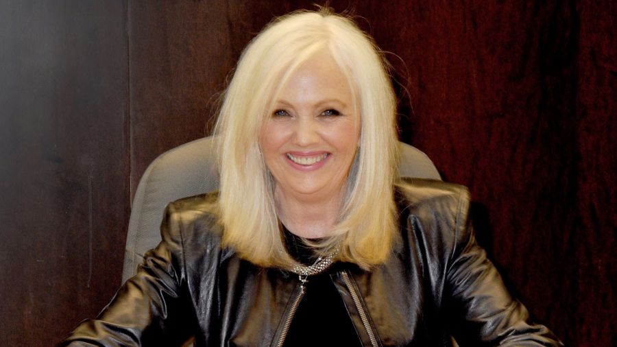 „Mindenki a saját boldogságáért felelős.” – Rhonda Byrne életbölcsességei - STYLENEWS - Kultúr-kitérő - idézetek, kultúra, rhonda byrne, 