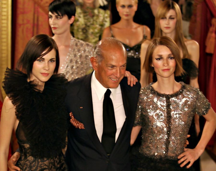 Járj úgy, mintha három férfi sétálna mögötted - Oscar de la Renta tanácsai divatról, életről, női önbizalomról - DIVAT&STÍLUS - KERESD A NŐT  - életmódtanácsok, idézetek, Oscar de la Renta, 