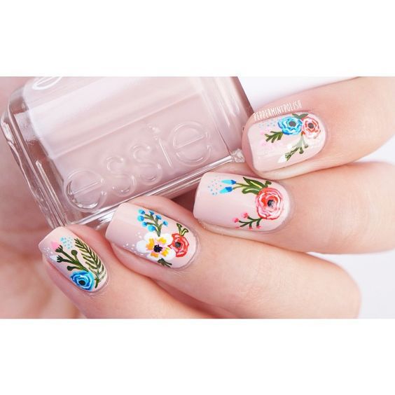 Top10: stílusos virágba borult körmök nyárra - SZÉPSÉG -  - inspiráció, köröm, manikűr, ötletek, virágminta, virágok, 