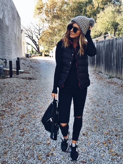 Stílusiskola: így viselj idén ősszel feketét feketével, megfűszerezve egy kis feketével - DIVAT&STÍLUS - Stílusiskola - black on black, fekete, fekete outfit, inspiráció, outfit, ötlet, 