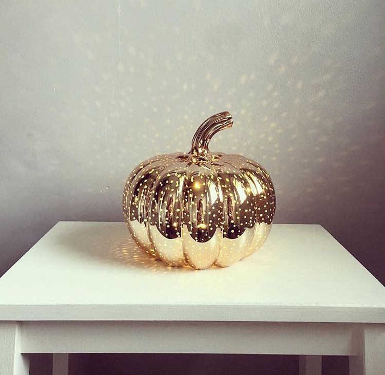 Őszi dekor tipp: hangulatos fényű töklámpás LED világítással - STYLELIFE - Otthon & Design - dekoráció, led világítás, lunett design, otthon, ősz, töklámpás, 