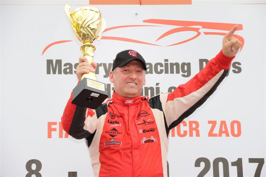 Sikeres versenyen van túl a Gender Racing Team - STYLENEWS - Aktuális - autóversenyző, formula, gender racing team, pilóta, 