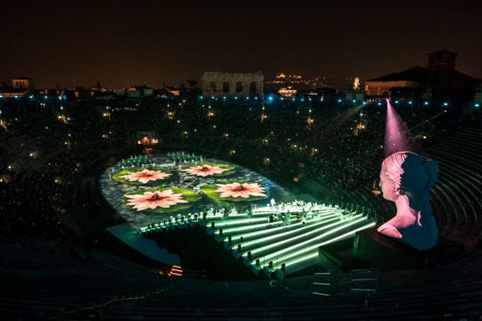 Intimissimi On Ice 2017- Az olasz kreativitás ismét ezernyi fénnyel ragyogott fel a Veronai Aréna színpadán - STYLENEWS - Aktuális - intimissimi, jégshow, verona, 