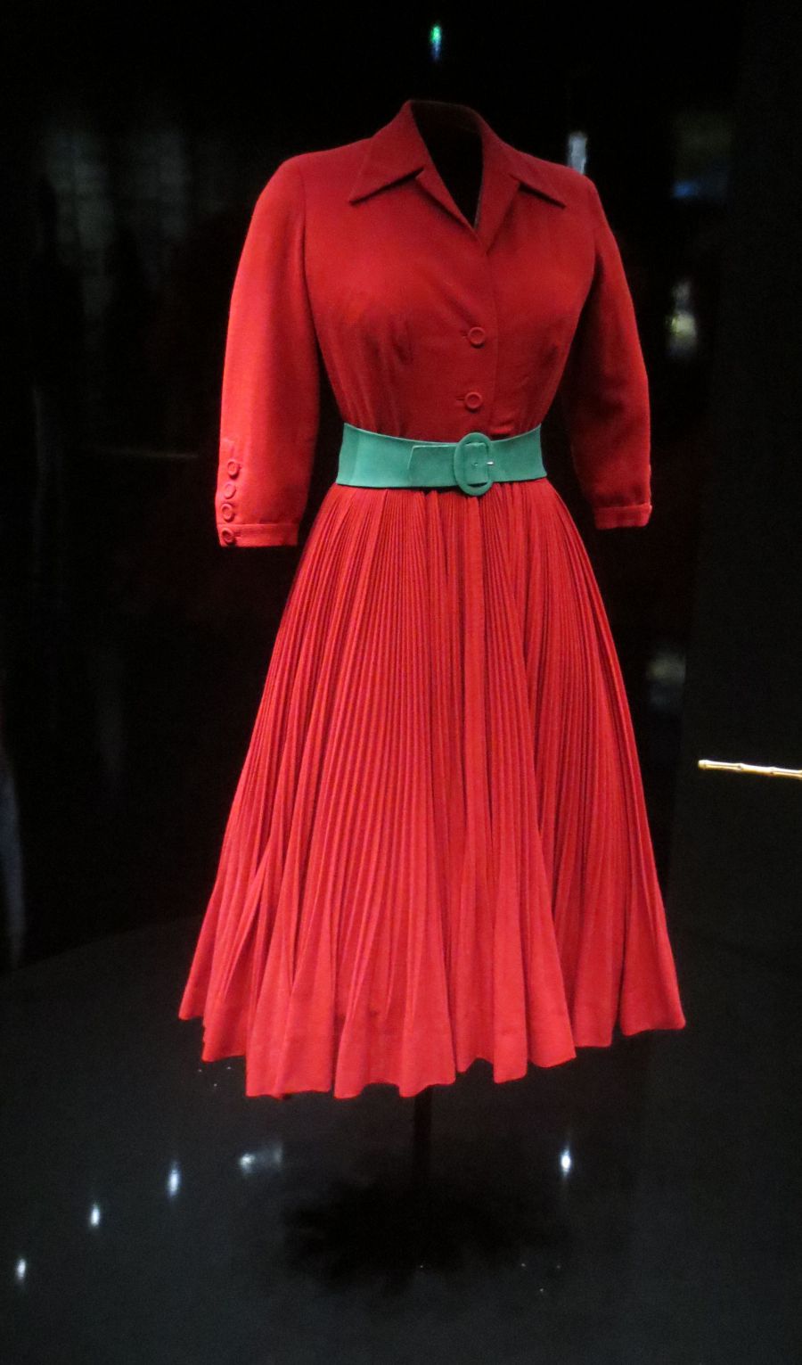 A stílus és a divat rajongóinak mennyországa - Dior kiállítás - DIVAT&STÍLUS - Hírek  - dior, divat, kiállítás, párizs, stílus, 