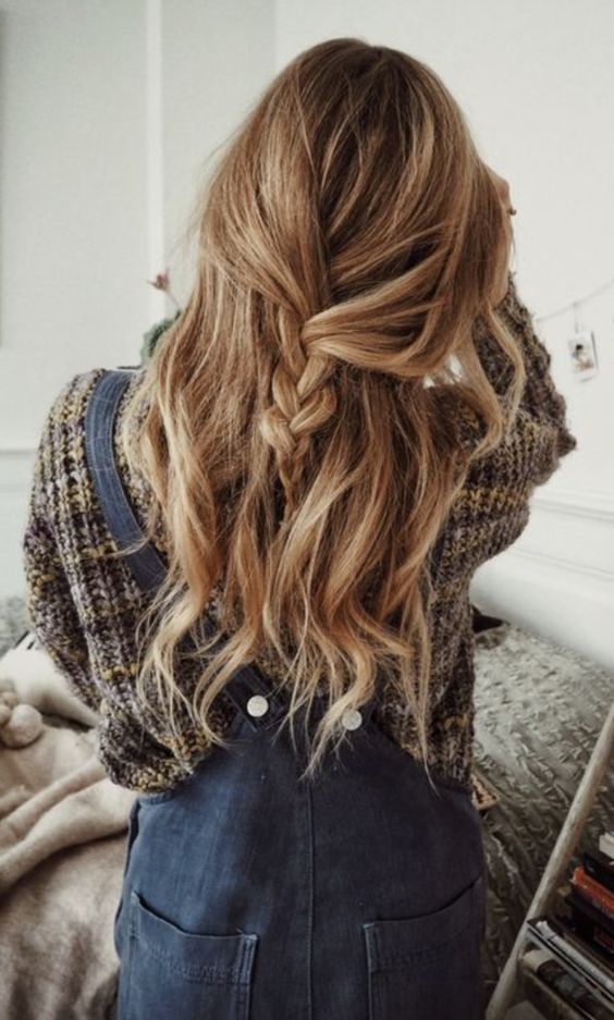 11 csodás fonat ötlet télre, ami kényelmes és stílusos lehet sapkával is - SZÉPSÉG - Hajápolás  - fonat, frizura, hajápolás, sapka, tél, 