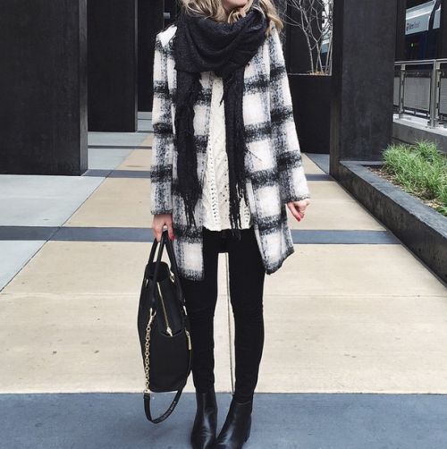 Stílusiskola: fekete és fehér a téli minimalizmus jegyében - DIVAT&STÍLUS - Stílusiskola - divat, fehér, fekete, outfit, ötlet, stílus, tél, 